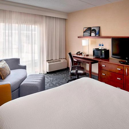 Courtyard By Marriott Hartford Windsor Airport Hotel Екстериор снимка
